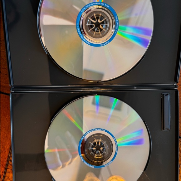 The 1st 3 Seasons of The Pretender on DVD. - Picture 13 of 13